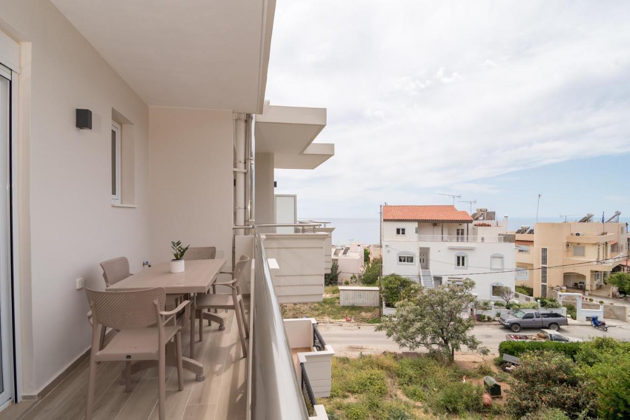 Allview Apartments Palaiochora Esterno foto